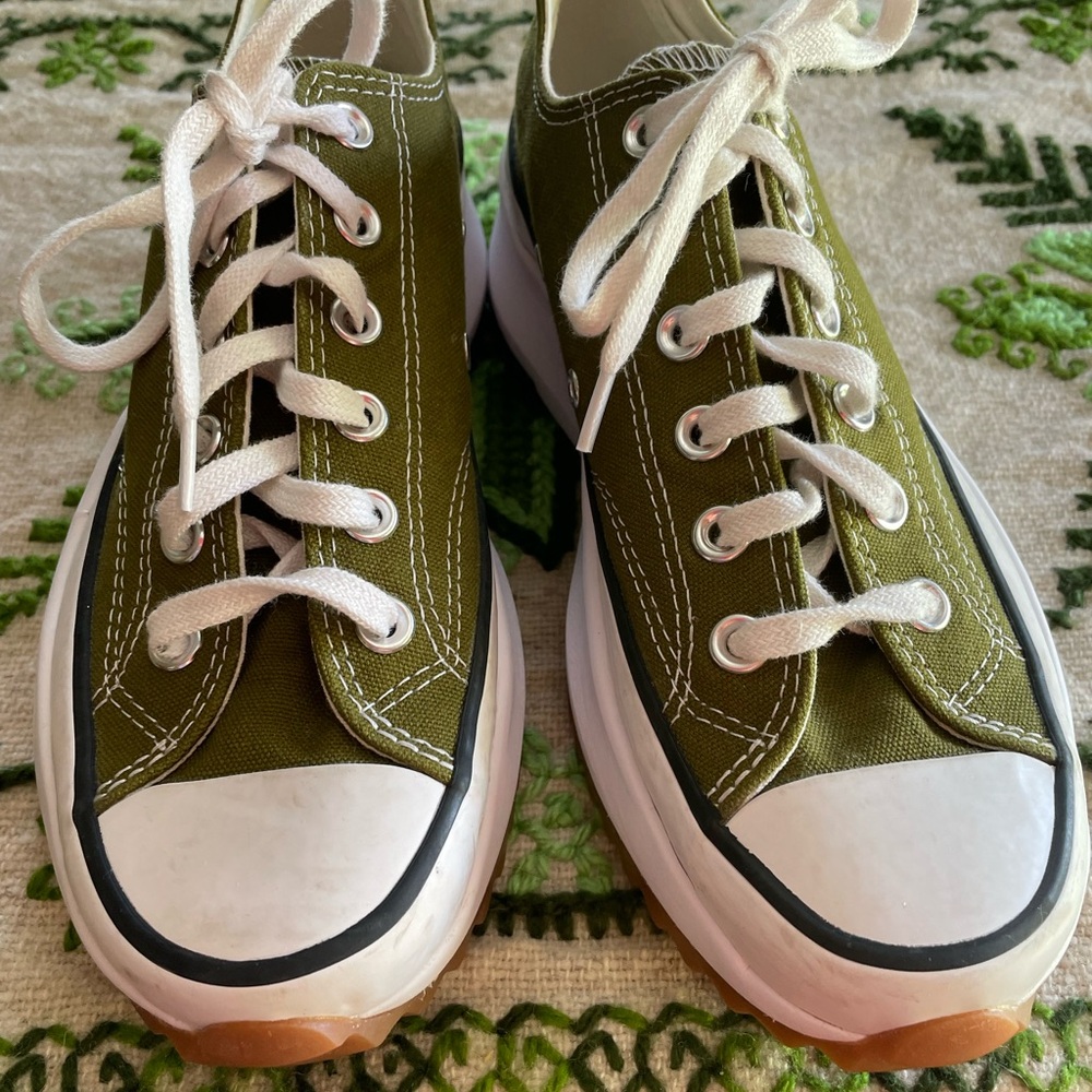 Olive green platform Converse in size 8